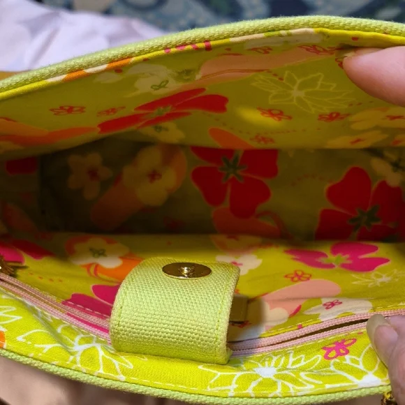 Lilly Pulitzer Green and Cream Straw Tote with Bamboo Handles - Picture 5 of 13